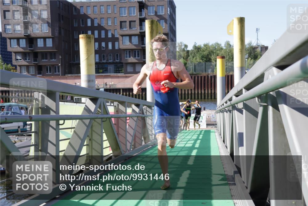 09.08.2026 - GEWOBA Citytriathlon Bremen Yannick Fuchs http://msf.ph/oto/9931446 09.08.2026 10:09:44 Schwimmen 285, 306 meine-sportfotos.de