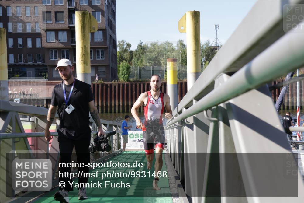 09.08.2026 - GEWOBA Citytriathlon Bremen Yannick Fuchs http://msf.ph/oto/9931468 09.08.2026 10:11:35 Schwimmen 326 meine-sportfotos.de