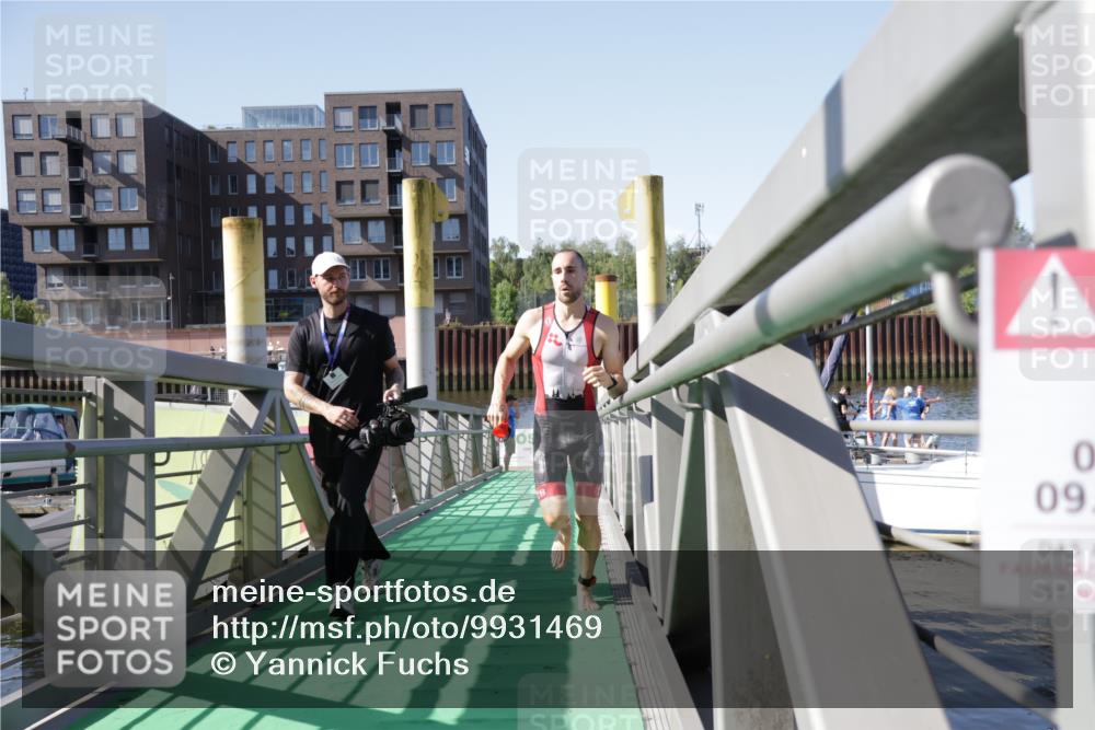09.08.2026 - GEWOBA Citytriathlon Bremen Yannick Fuchs http://msf.ph/oto/9931469 09.08.2026 10:11:35 Schwimmen 326 meine-sportfotos.de
