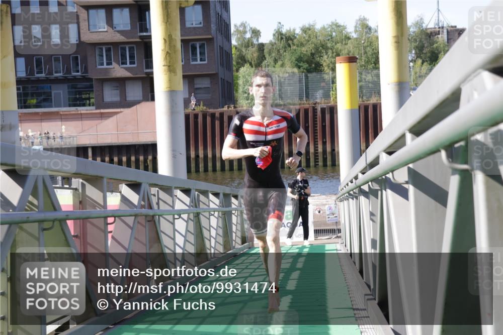09.08.2026 - GEWOBA Citytriathlon Bremen Yannick Fuchs http://msf.ph/oto/9931474 09.08.2026 10:11:44 Schwimmen 326, 386 meine-sportfotos.de