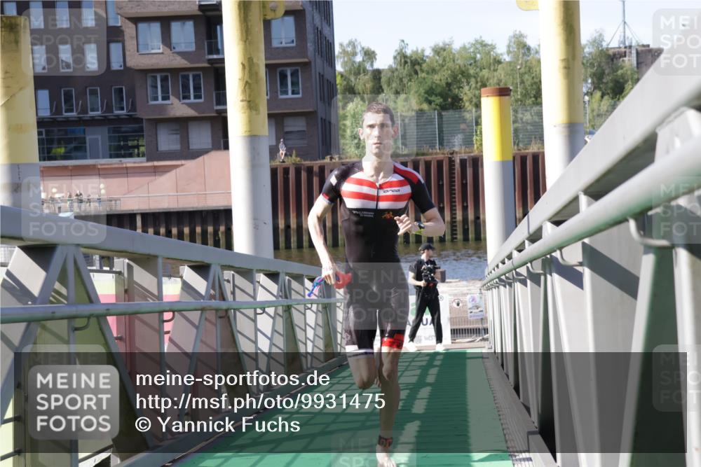 09.08.2026 - GEWOBA Citytriathlon Bremen Yannick Fuchs http://msf.ph/oto/9931475 09.08.2026 10:11:44 Schwimmen 326, 386 meine-sportfotos.de