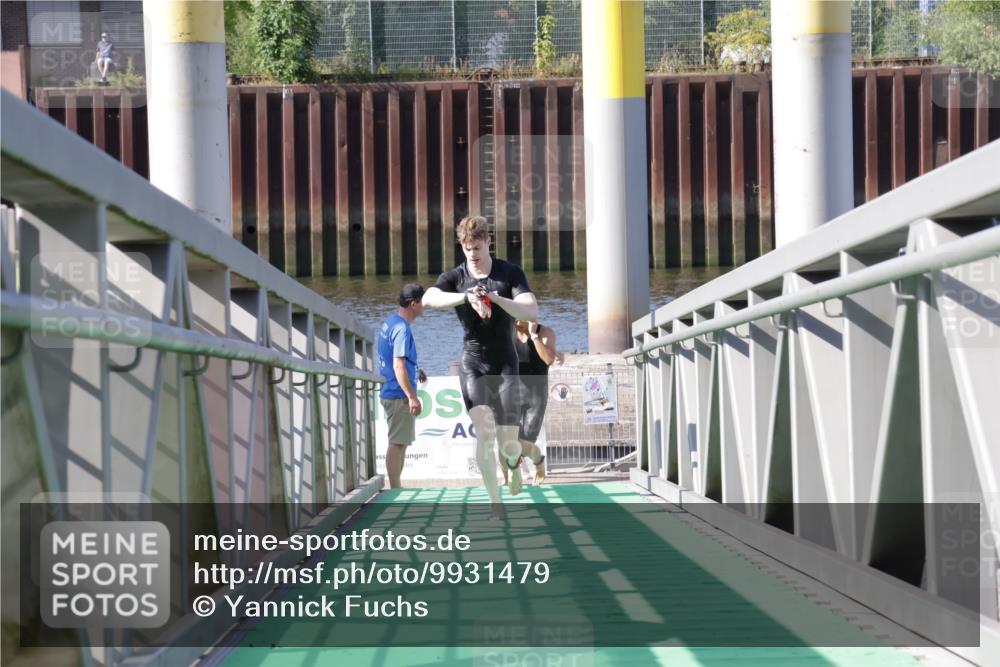 09.08.2026 - GEWOBA Citytriathlon Bremen Yannick Fuchs http://msf.ph/oto/9931479 09.08.2026 10:11:58 Schwimmen 297, 386 meine-sportfotos.de