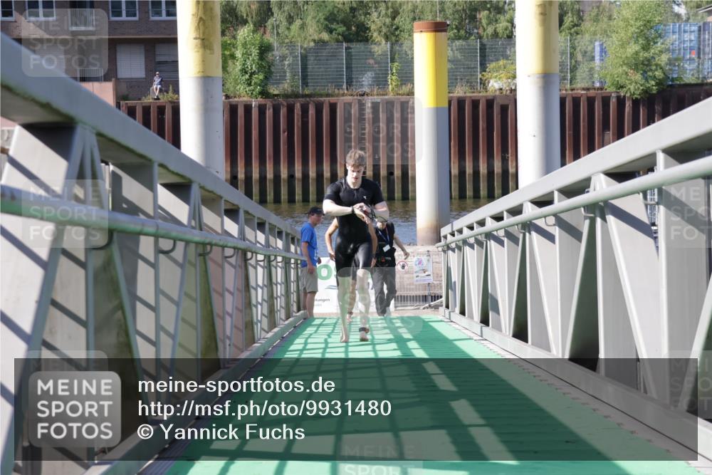 09.08.2026 - GEWOBA Citytriathlon Bremen Yannick Fuchs http://msf.ph/oto/9931480 09.08.2026 10:11:59 Schwimmen 297, 386 meine-sportfotos.de