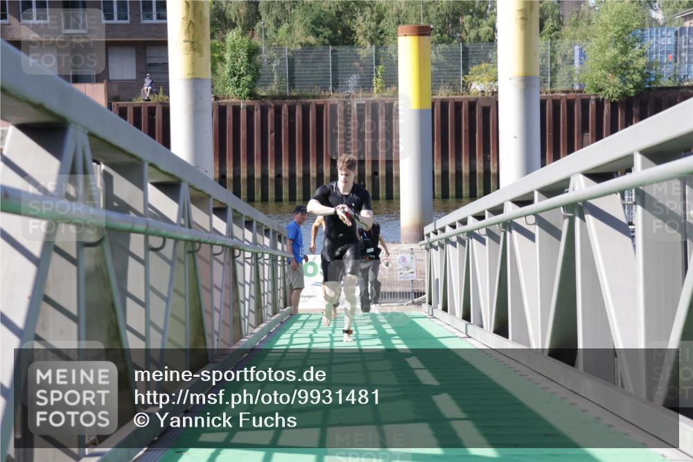 09.08.2026 - GEWOBA Citytriathlon Bremen Yannick Fuchs http://msf.ph/oto/9931481 09.08.2026 10:11:59 Schwimmen 297, 386 meine-sportfotos.de