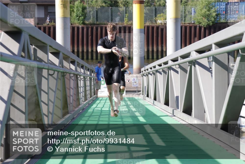 09.08.2026 - GEWOBA Citytriathlon Bremen Yannick Fuchs http://msf.ph/oto/9931484 09.08.2026 10:12:01 Schwimmen 297, 308, 386 meine-sportfotos.de