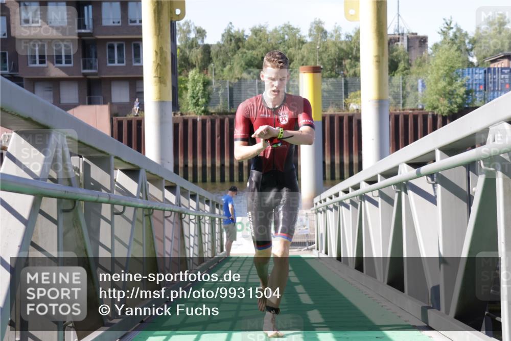 09.08.2026 - GEWOBA Citytriathlon Bremen Yannick Fuchs http://msf.ph/oto/9931504 09.08.2026 10:12:31 Schwimmen 287, 349 meine-sportfotos.de