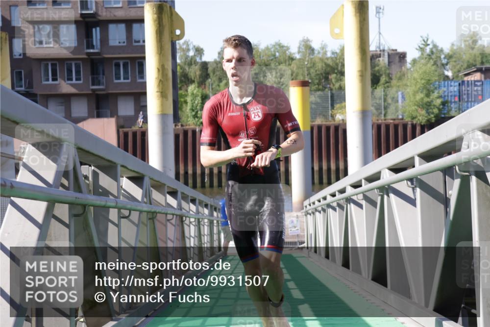 09.08.2026 - GEWOBA Citytriathlon Bremen Yannick Fuchs http://msf.ph/oto/9931507 09.08.2026 10:12:31 Schwimmen 287, 349 meine-sportfotos.de