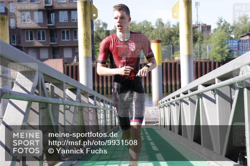 09.08.2026 - GEWOBA Citytriathlon Bremen Yannick Fuchs http://msf.ph/oto/9931508 09.08.2026 10:12:31 Schwimmen 287, 349 meine-sportfotos.de