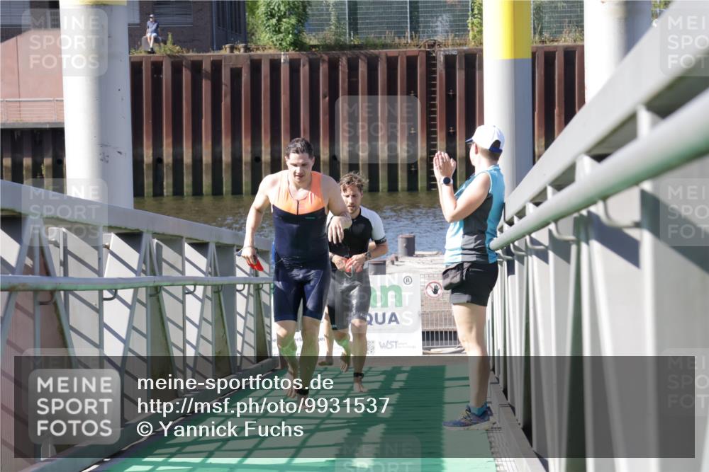 09.08.2026 - GEWOBA Citytriathlon Bremen Yannick Fuchs http://msf.ph/oto/9931537 09.08.2026 10:13:54 Schwimmen 323, 348 meine-sportfotos.de