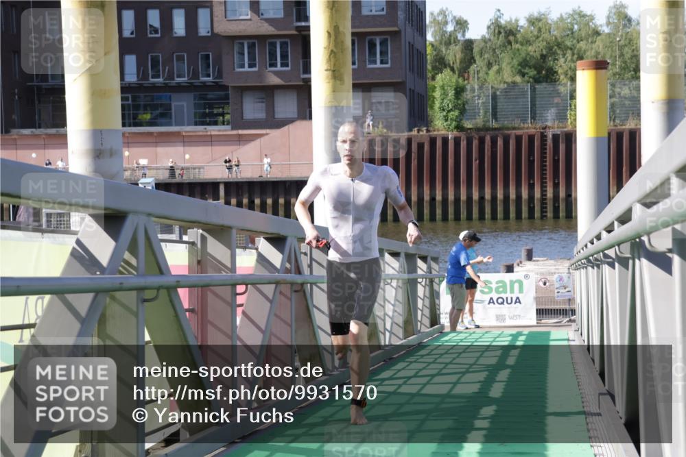09.08.2026 - GEWOBA Citytriathlon Bremen Yannick Fuchs http://msf.ph/oto/9931570 09.08.2026 10:14:17 Schwimmen 291, 336, 351 meine-sportfotos.de