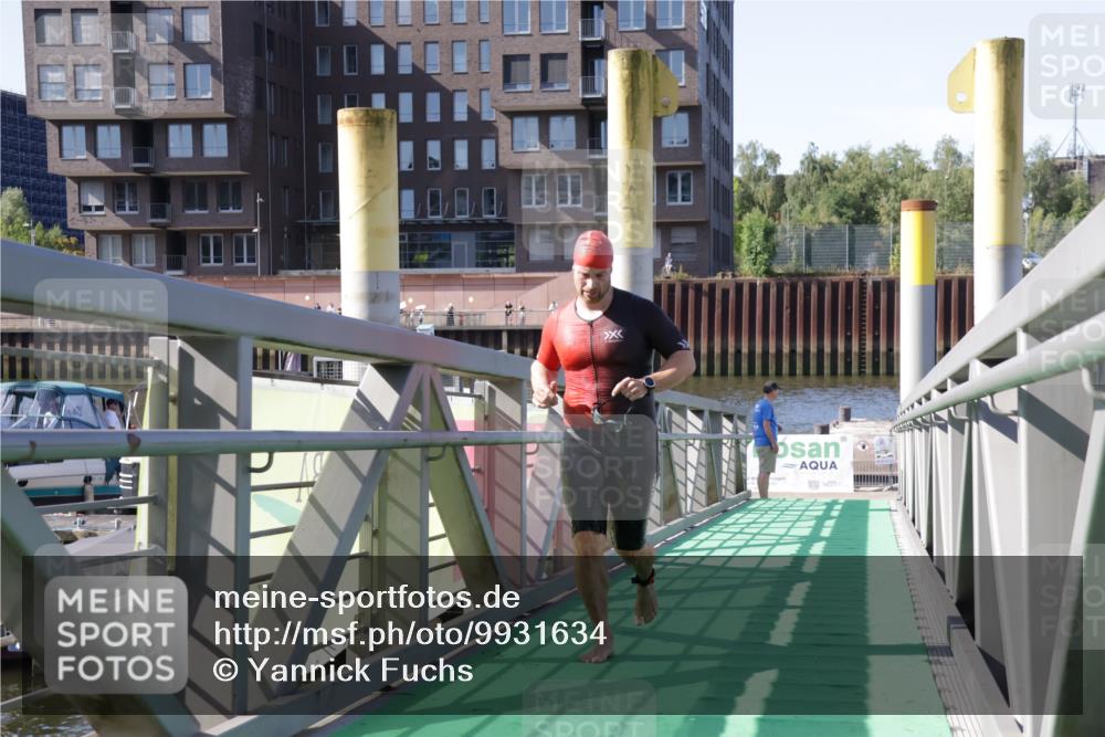 09.08.2026 - GEWOBA Citytriathlon Bremen Yannick Fuchs http://msf.ph/oto/9931634 09.08.2026 10:15:06 Schwimmen 345, 372 meine-sportfotos.de