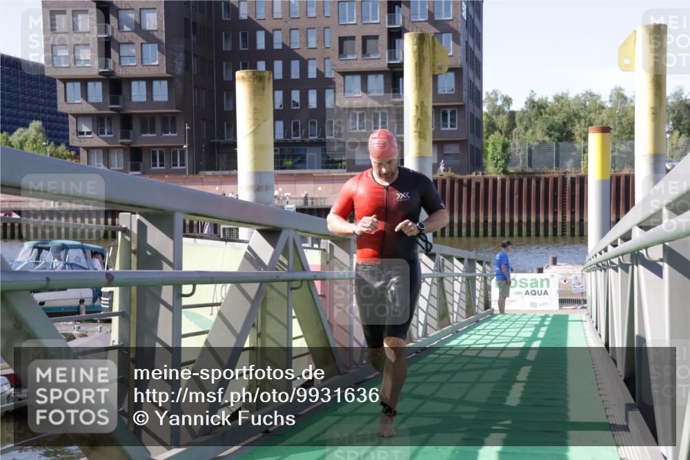 09.08.2026 - GEWOBA Citytriathlon Bremen Yannick Fuchs http://msf.ph/oto/9931636 09.08.2026 10:15:06 Schwimmen 345, 372 meine-sportfotos.de