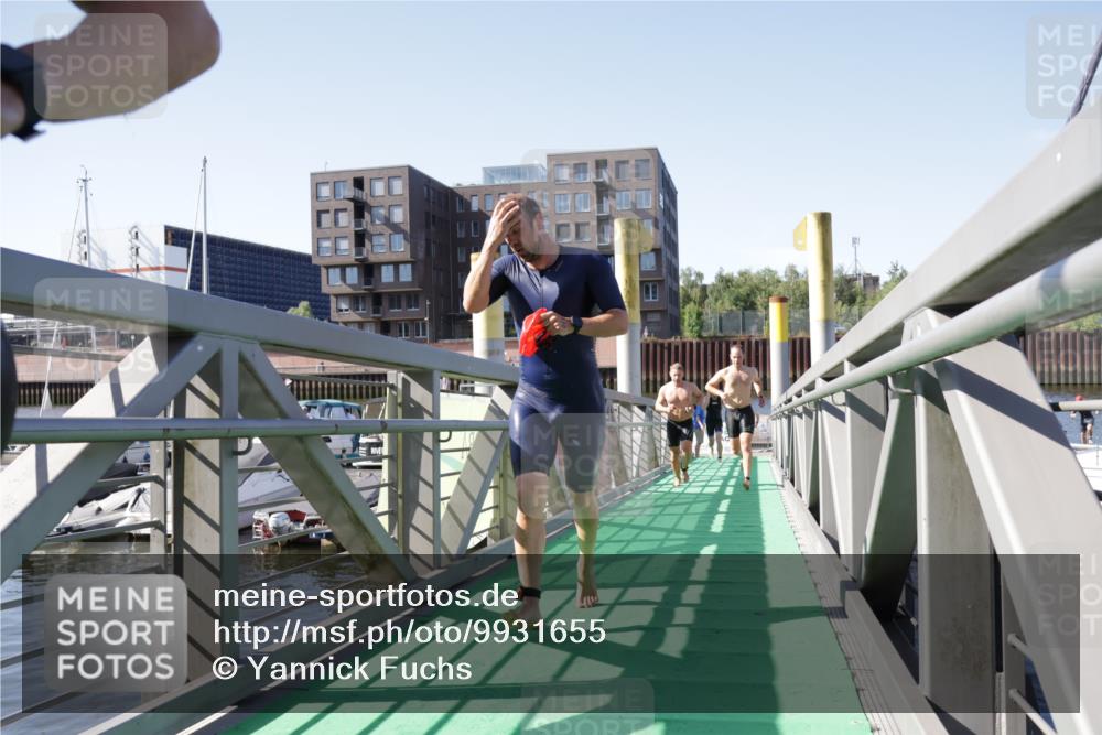 09.08.2026 - GEWOBA Citytriathlon Bremen Yannick Fuchs http://msf.ph/oto/9931655 09.08.2026 10:15:25 Schwimmen 329, 376, 377, 383, 394, 400, 427 meine-sportfotos.de