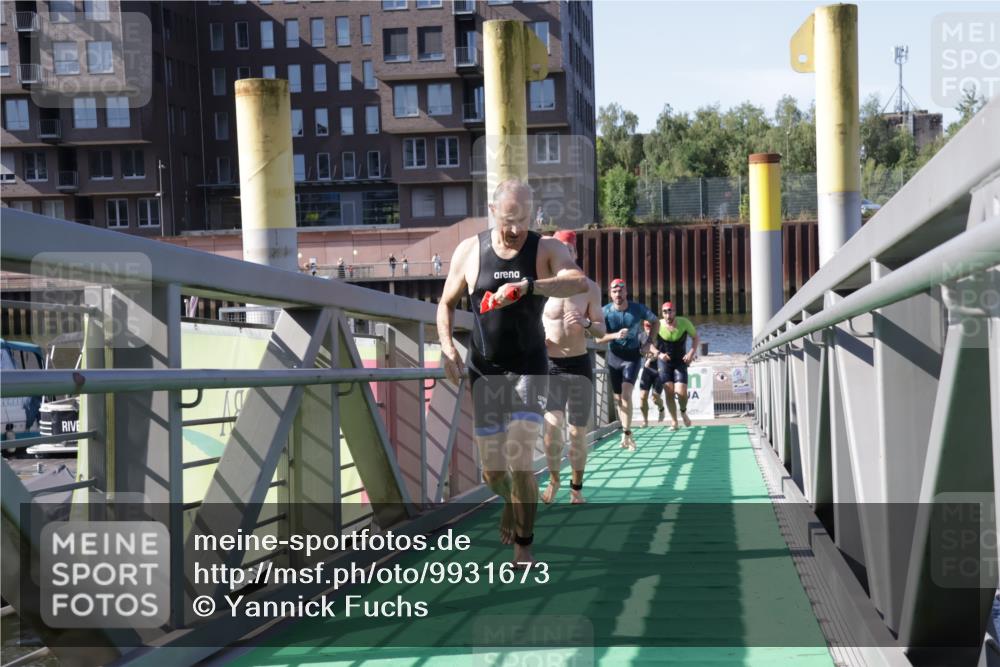 09.08.2026 - GEWOBA Citytriathlon Bremen Yannick Fuchs http://msf.ph/oto/9931673 09.08.2026 10:15:31 Schwimmen 296, 329, 339, 360, 376, 377, 383, 394, 400, 427 meine-sportfotos.de