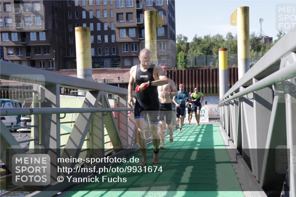 09.08.2026 - GEWOBA Citytriathlon Bremen Yannick Fuchs http://msf.ph/oto/9931674 09.08.2026 10:15:31 Schwimmen 296, 329, 339, 360, 376, 377, 383, 394, 400, 427 meine-sportfotos.de