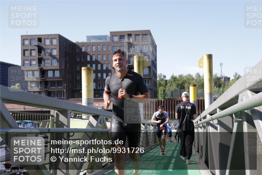 09.08.2026 - GEWOBA Citytriathlon Bremen Yannick Fuchs http://msf.ph/oto/9931726 09.08.2026 10:16:20 Schwimmen 300, 321, 375 meine-sportfotos.de