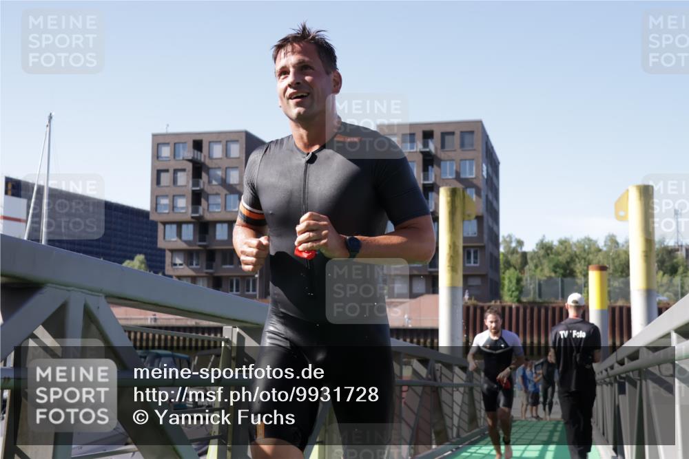 09.08.2026 - GEWOBA Citytriathlon Bremen Yannick Fuchs http://msf.ph/oto/9931728 09.08.2026 10:16:21 Schwimmen 300, 321, 375 meine-sportfotos.de