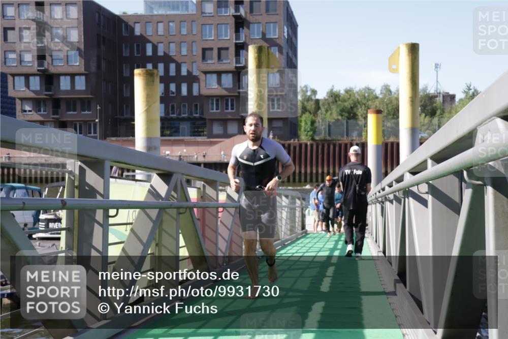 09.08.2026 - GEWOBA Citytriathlon Bremen Yannick Fuchs http://msf.ph/oto/9931730 09.08.2026 10:16:22 Schwimmen 300, 321, 375 meine-sportfotos.de