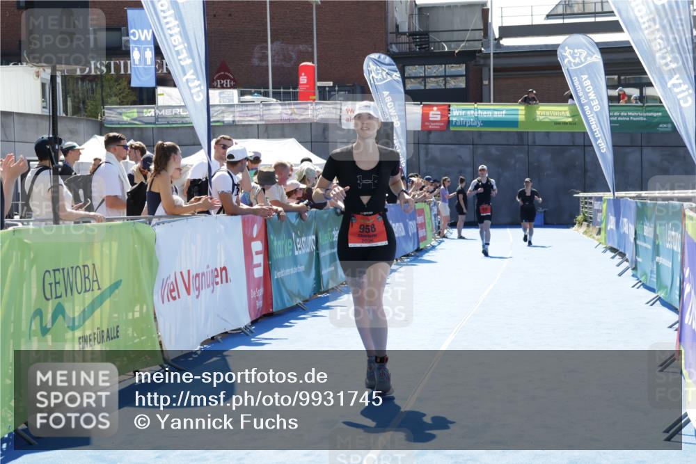 09.08.2026 - GEWOBA Citytriathlon Bremen Yannick Fuchs http://msf.ph/oto/9931745 09.08.2026 14:33:04 Ziel 958 meine-sportfotos.de