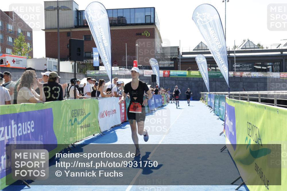 09.08.2026 - GEWOBA Citytriathlon Bremen Yannick Fuchs http://msf.ph/oto/9931750 09.08.2026 14:33:04 Ziel 958 meine-sportfotos.de