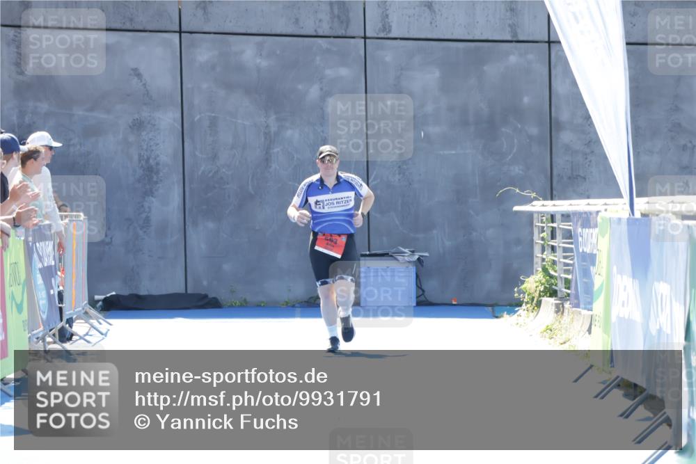 09.08.2026 - GEWOBA Citytriathlon Bremen Yannick Fuchs http://msf.ph/oto/9931791 09.08.2026 14:33:32 Ziel  meine-sportfotos.de