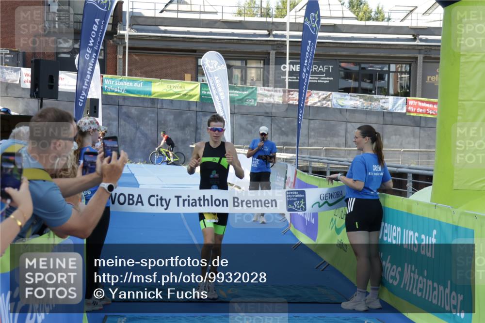 09.08.2026 - GEWOBA Citytriathlon Bremen Yannick Fuchs http://msf.ph/oto/9932028 09.08.2026 10:58:11 Ziel 365 meine-sportfotos.de