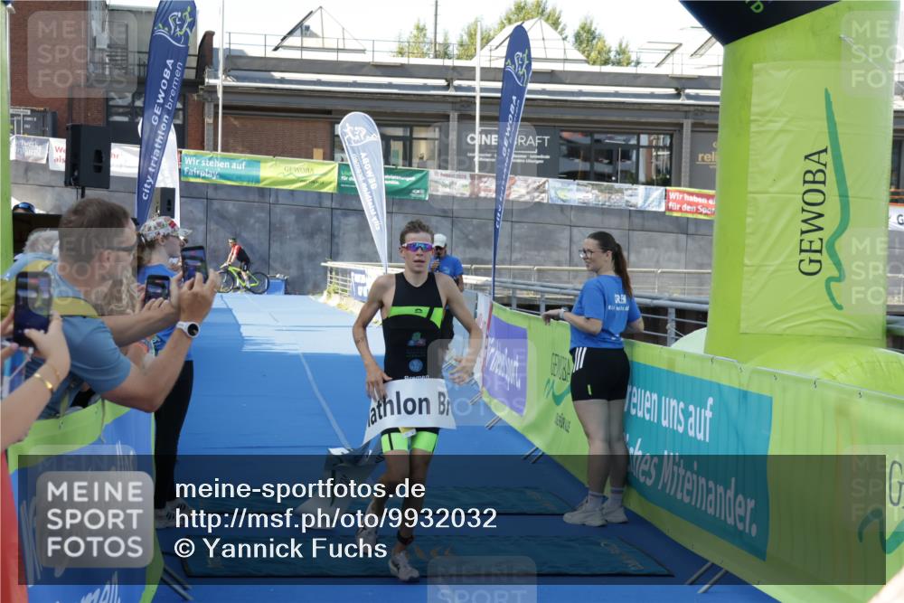 09.08.2026 - GEWOBA Citytriathlon Bremen Yannick Fuchs http://msf.ph/oto/9932032 09.08.2026 10:58:12 Ziel 365 meine-sportfotos.de