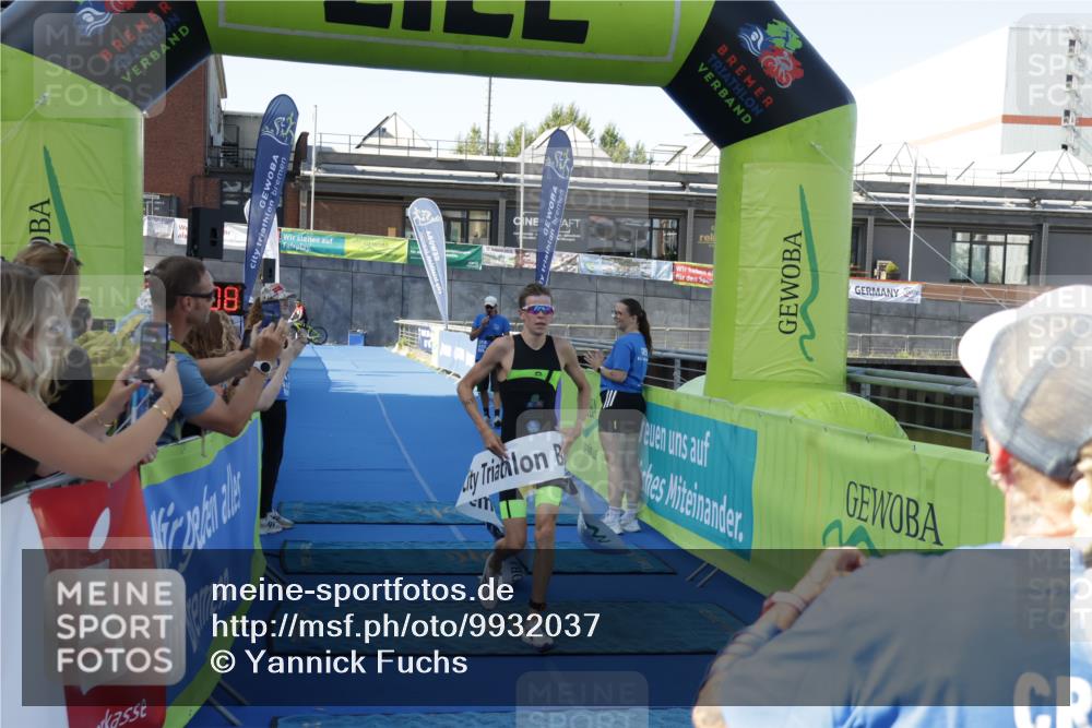 09.08.2026 - GEWOBA Citytriathlon Bremen Yannick Fuchs http://msf.ph/oto/9932037 09.08.2026 10:58:12 Ziel 365 meine-sportfotos.de