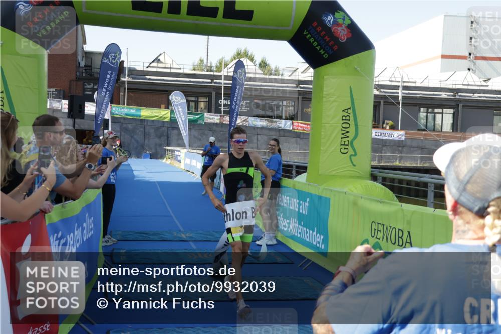 09.08.2026 - GEWOBA Citytriathlon Bremen Yannick Fuchs http://msf.ph/oto/9932039 09.08.2026 10:58:13 Ziel 365 meine-sportfotos.de
