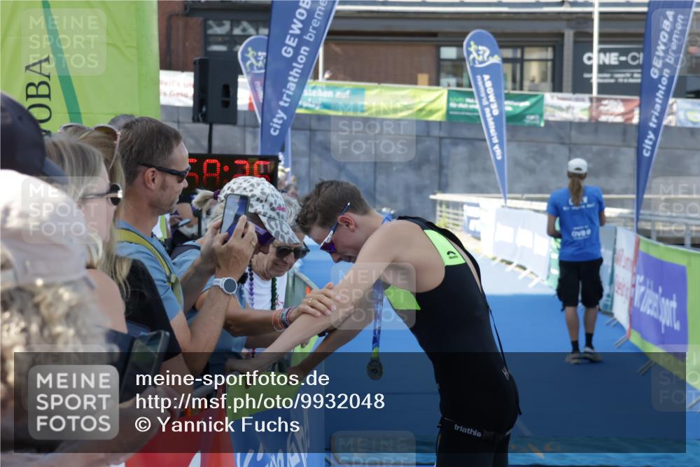 09.08.2026 - GEWOBA Citytriathlon Bremen Yannick Fuchs http://msf.ph/oto/9932048 09.08.2026 10:58:29 Ziel  meine-sportfotos.de
