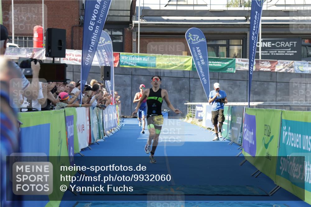 09.08.2026 - GEWOBA Citytriathlon Bremen Yannick Fuchs http://msf.ph/oto/9932060 09.08.2026 11:02:00 Ziel 282, 285 meine-sportfotos.de