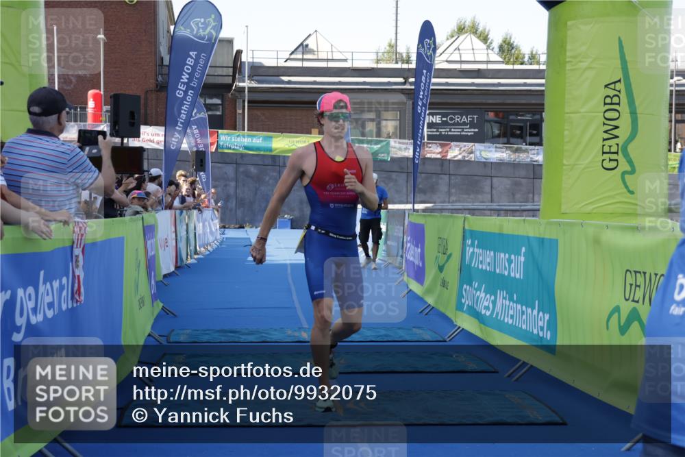 09.08.2026 - GEWOBA Citytriathlon Bremen Yannick Fuchs http://msf.ph/oto/9932075 09.08.2026 11:02:06 Ziel 282, 285 meine-sportfotos.de