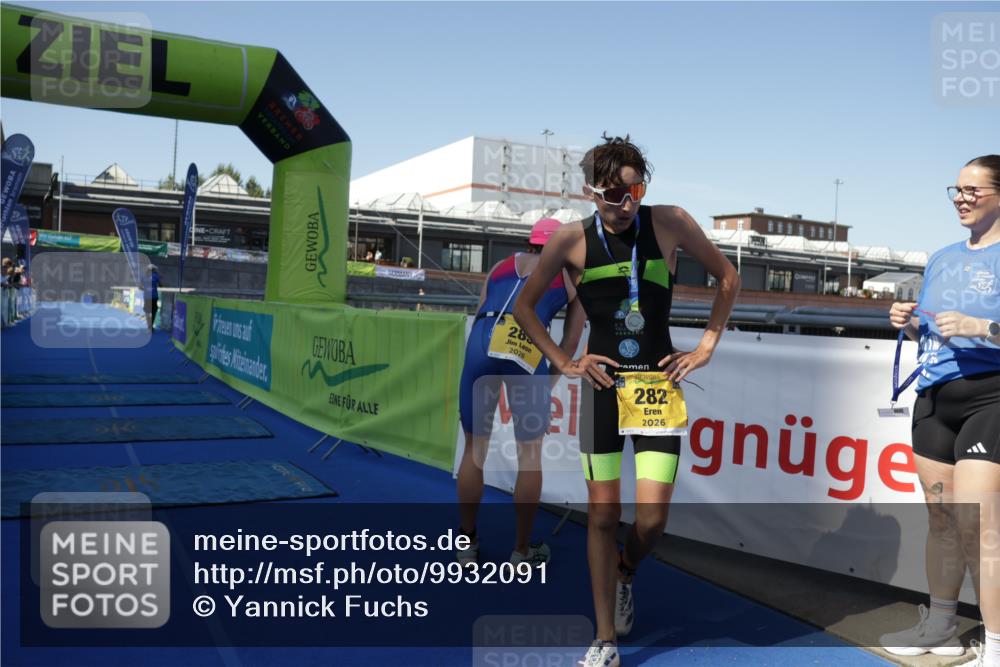 09.08.2026 - GEWOBA Citytriathlon Bremen Yannick Fuchs http://msf.ph/oto/9932091 09.08.2026 11:02:14 Ziel  meine-sportfotos.de