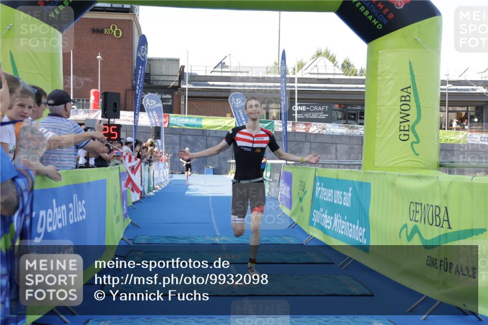 09.08.2026 - GEWOBA Citytriathlon Bremen Yannick Fuchs http://msf.ph/oto/9932098 09.08.2026 11:02:28 Ziel 302, 386 meine-sportfotos.de