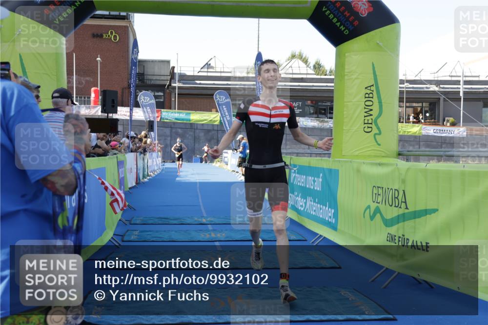 09.08.2026 - GEWOBA Citytriathlon Bremen Yannick Fuchs http://msf.ph/oto/9932102 09.08.2026 11:02:29 Ziel 302, 386 meine-sportfotos.de