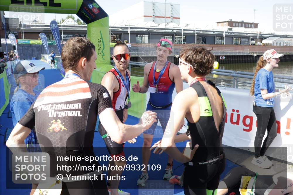 09.08.2026 - GEWOBA Citytriathlon Bremen Yannick Fuchs http://msf.ph/oto/9932109 09.08.2026 11:02:45 Ziel  meine-sportfotos.de