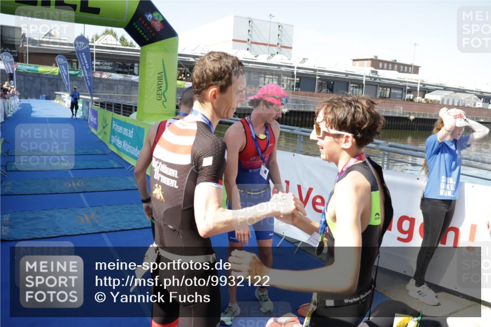 09.08.2026 - GEWOBA Citytriathlon Bremen Yannick Fuchs http://msf.ph/oto/9932122 09.08.2026 11:02:48 Ziel  meine-sportfotos.de