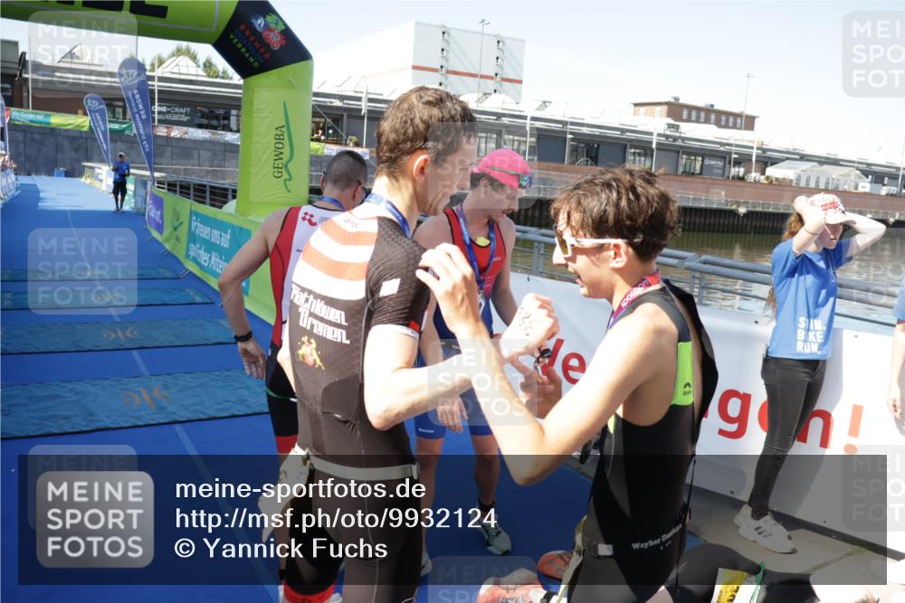 09.08.2026 - GEWOBA Citytriathlon Bremen Yannick Fuchs http://msf.ph/oto/9932124 09.08.2026 11:02:49 Ziel  meine-sportfotos.de