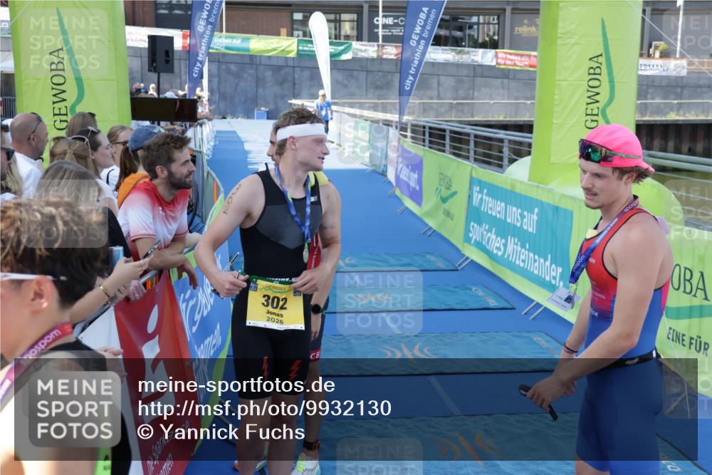 09.08.2026 - GEWOBA Citytriathlon Bremen Yannick Fuchs http://msf.ph/oto/9932130 09.08.2026 11:03:38 Ziel  meine-sportfotos.de