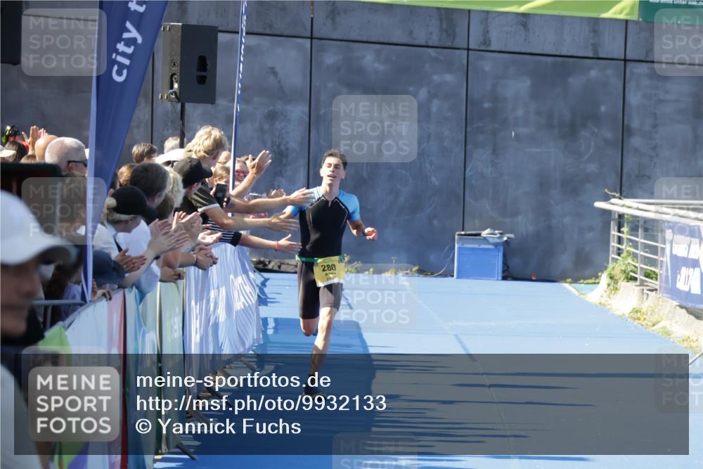 09.08.2026 - GEWOBA Citytriathlon Bremen Yannick Fuchs http://msf.ph/oto/9932133 09.08.2026 11:05:12 Ziel 280 meine-sportfotos.de
