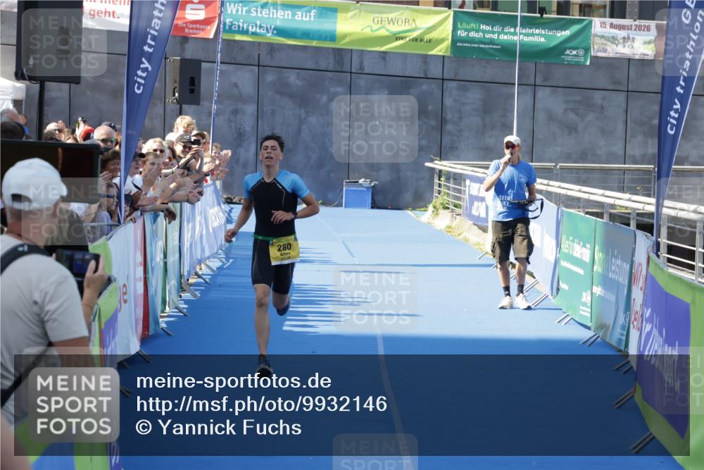 09.08.2026 - GEWOBA Citytriathlon Bremen Yannick Fuchs http://msf.ph/oto/9932146 09.08.2026 11:05:15 Ziel 280 meine-sportfotos.de