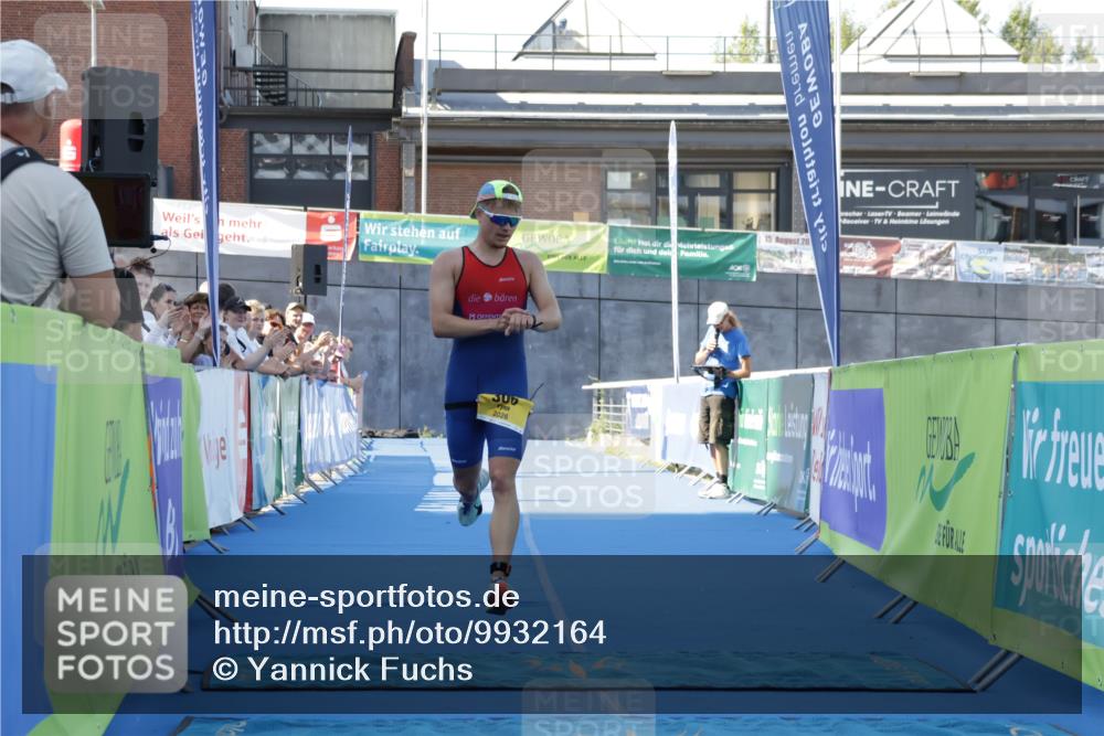 09.08.2026 - GEWOBA Citytriathlon Bremen Yannick Fuchs http://msf.ph/oto/9932164 09.08.2026 11:05:41 Ziel 306 meine-sportfotos.de