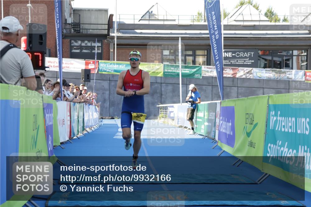 09.08.2026 - GEWOBA Citytriathlon Bremen Yannick Fuchs http://msf.ph/oto/9932166 09.08.2026 11:05:42 Ziel 306 meine-sportfotos.de