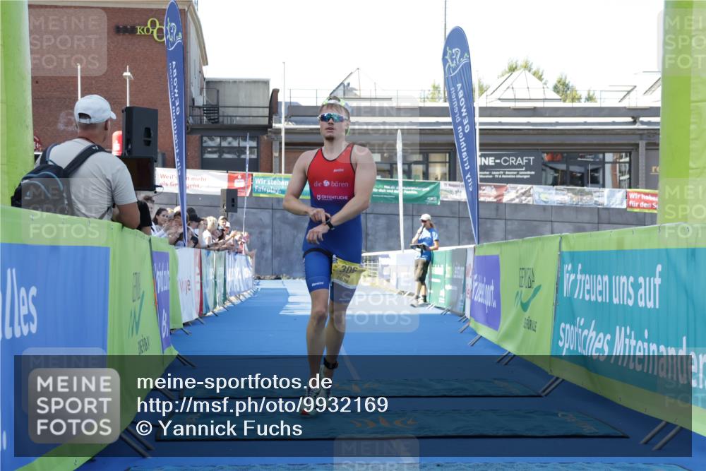 09.08.2026 - GEWOBA Citytriathlon Bremen Yannick Fuchs http://msf.ph/oto/9932169 09.08.2026 11:05:42 Ziel 306 meine-sportfotos.de