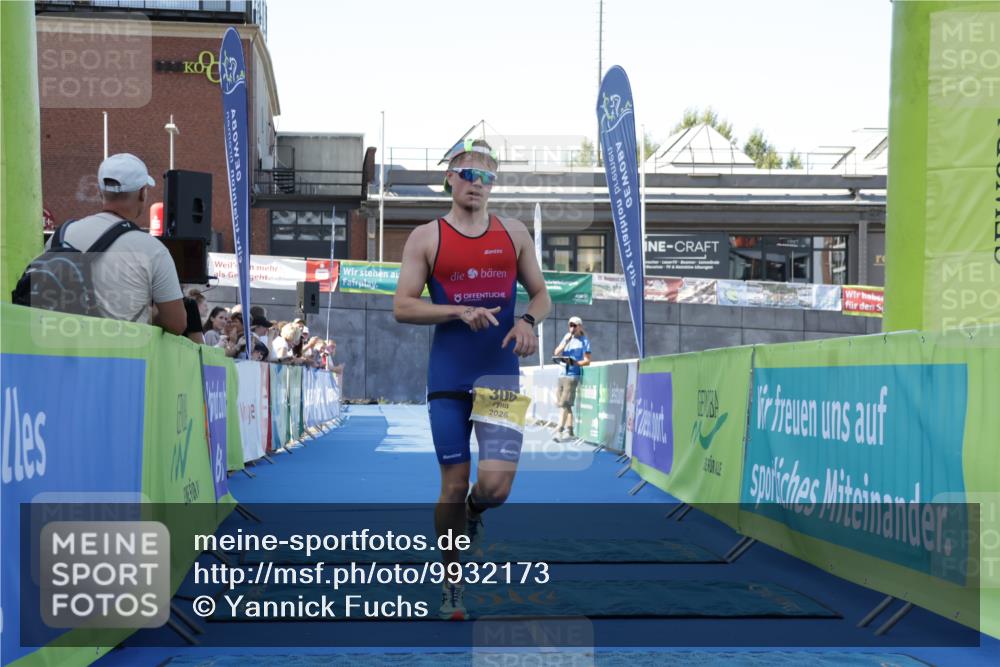 09.08.2026 - GEWOBA Citytriathlon Bremen Yannick Fuchs http://msf.ph/oto/9932173 09.08.2026 11:05:43 Ziel 306 meine-sportfotos.de