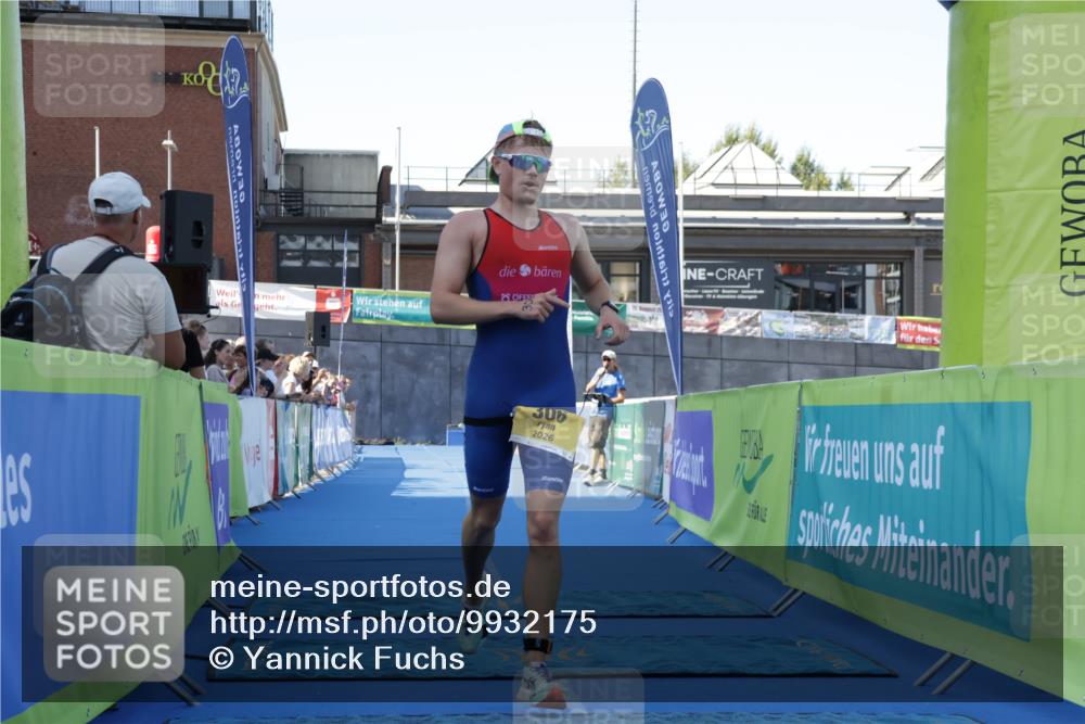 09.08.2026 - GEWOBA Citytriathlon Bremen Yannick Fuchs http://msf.ph/oto/9932175 09.08.2026 11:05:43 Ziel 306 meine-sportfotos.de