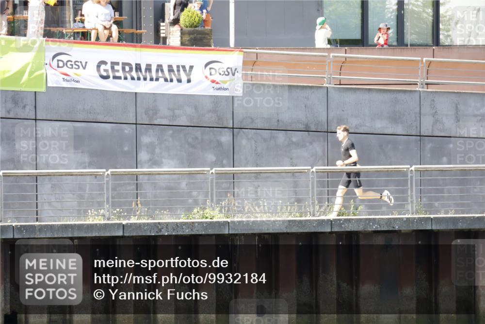 09.08.2026 - GEWOBA Citytriathlon Bremen Yannick Fuchs http://msf.ph/oto/9932184 09.08.2026 11:07:43 Ziel  meine-sportfotos.de