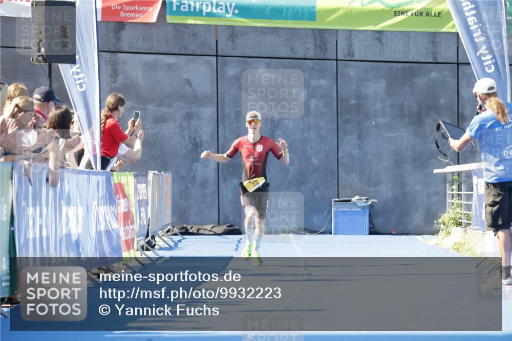09.08.2026 - GEWOBA Citytriathlon Bremen Yannick Fuchs http://msf.ph/oto/9932223 09.08.2026 11:09:45 Ziel 287 meine-sportfotos.de