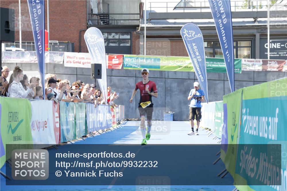 09.08.2026 - GEWOBA Citytriathlon Bremen Yannick Fuchs http://msf.ph/oto/9932232 09.08.2026 11:09:49 Ziel 287 meine-sportfotos.de