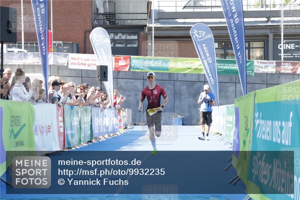 09.08.2026 - GEWOBA Citytriathlon Bremen Yannick Fuchs http://msf.ph/oto/9932235 09.08.2026 11:09:49 Ziel 287 meine-sportfotos.de